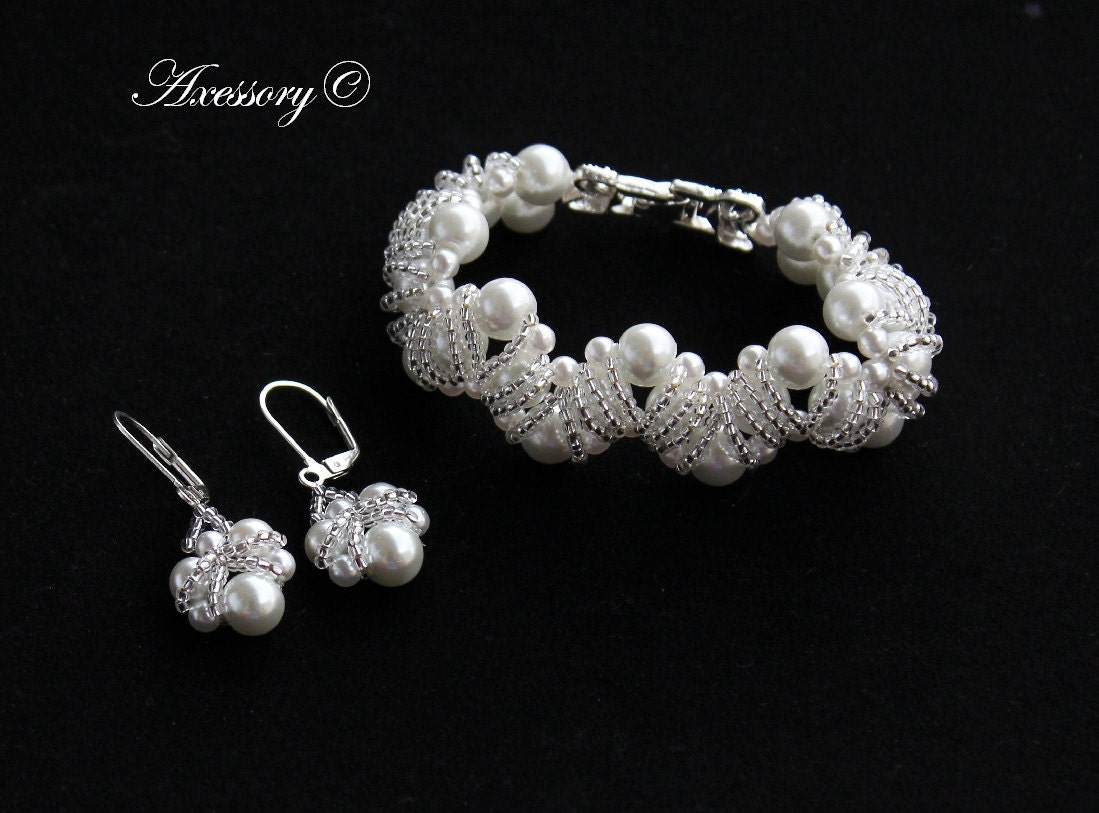 Bridal SET - Royal Style WHITE Or IVORY Pearl And Seed Bead Bracelet And Earrings