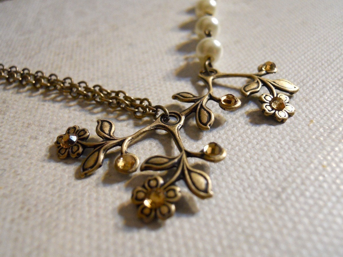 Flowers for you Statement Necklace, Choker Lariat, Wedding jewelry, Flower Pendant, gift