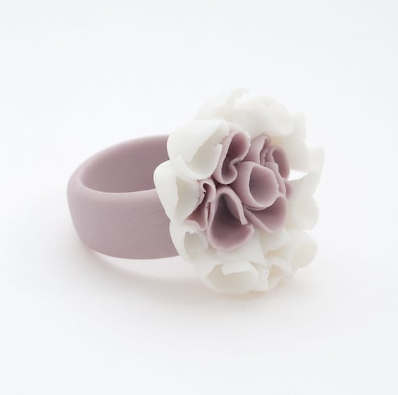 Aragonesa Flower Porcelain Ring, Purple and White