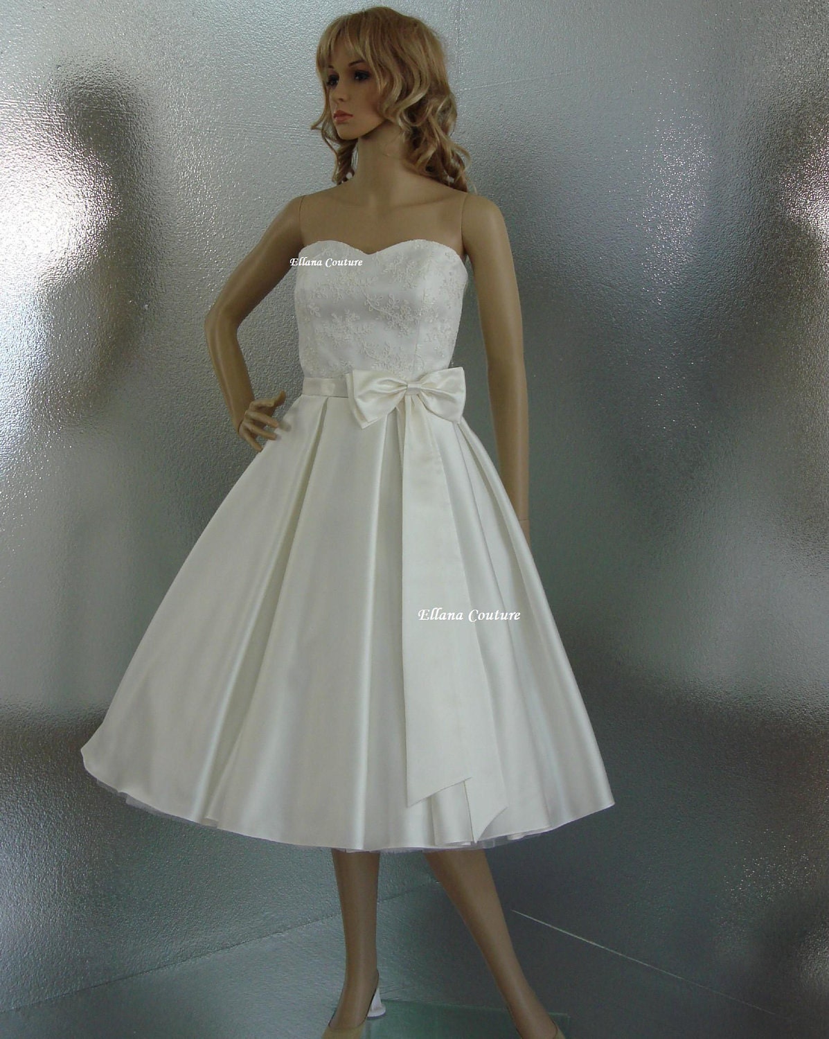 Aster - GORGEOUS Vintage Inspired Wedding Gown. Tea Length.