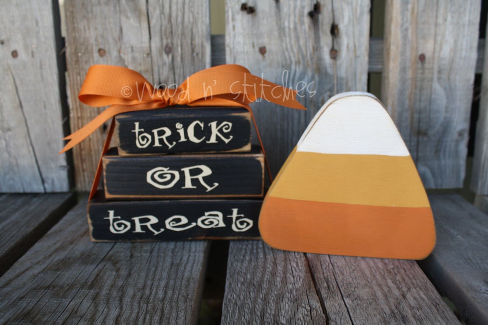 Primitive Halloween wood block set . . . Trick or Treat Mini Stacker and Candy Corn . . . fall autumn halloween candy corn primitive decor