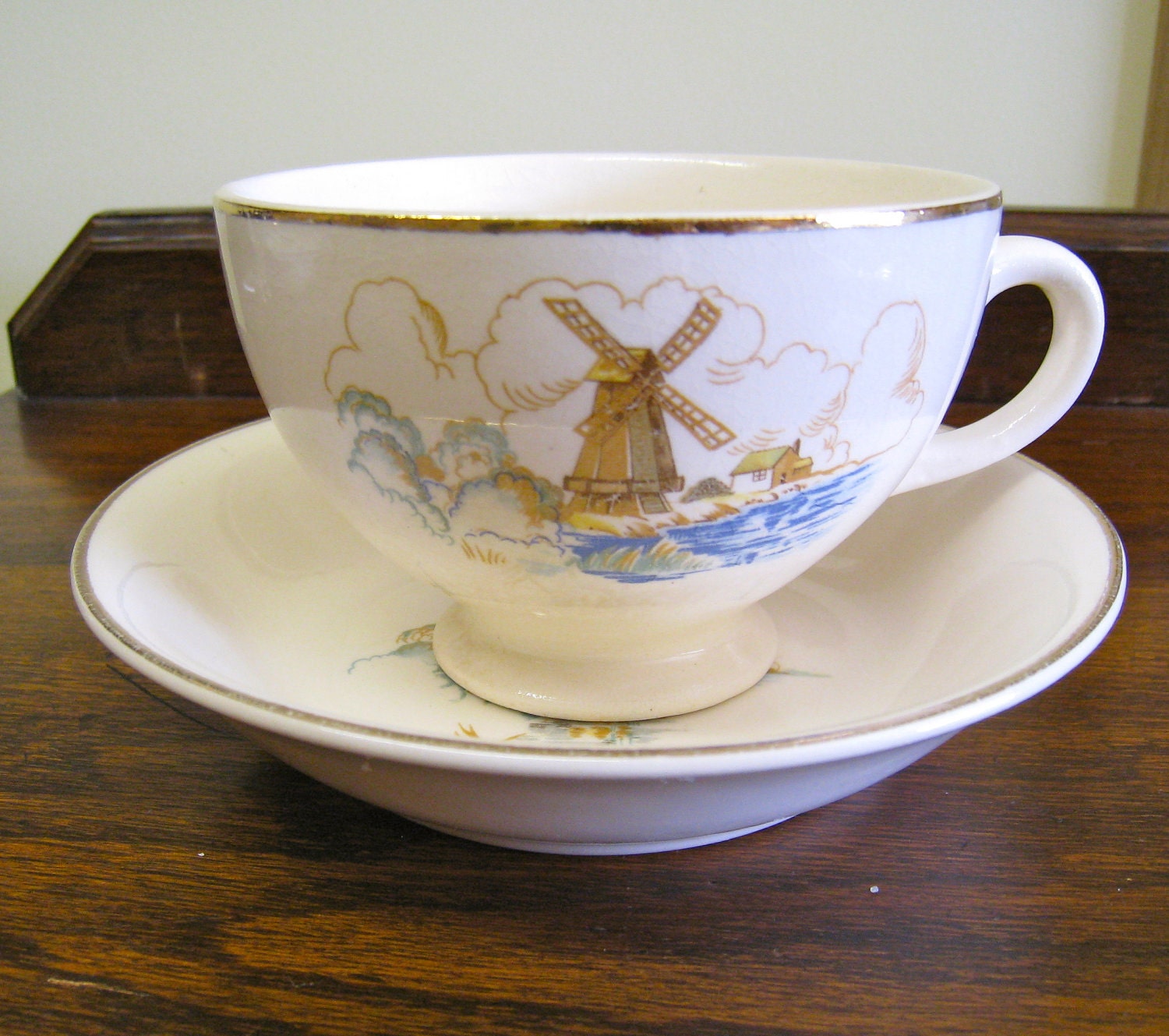 Universal China Tea Cup, Camwood Ivory Windmill Scene Made in USA Vintage Teacup
