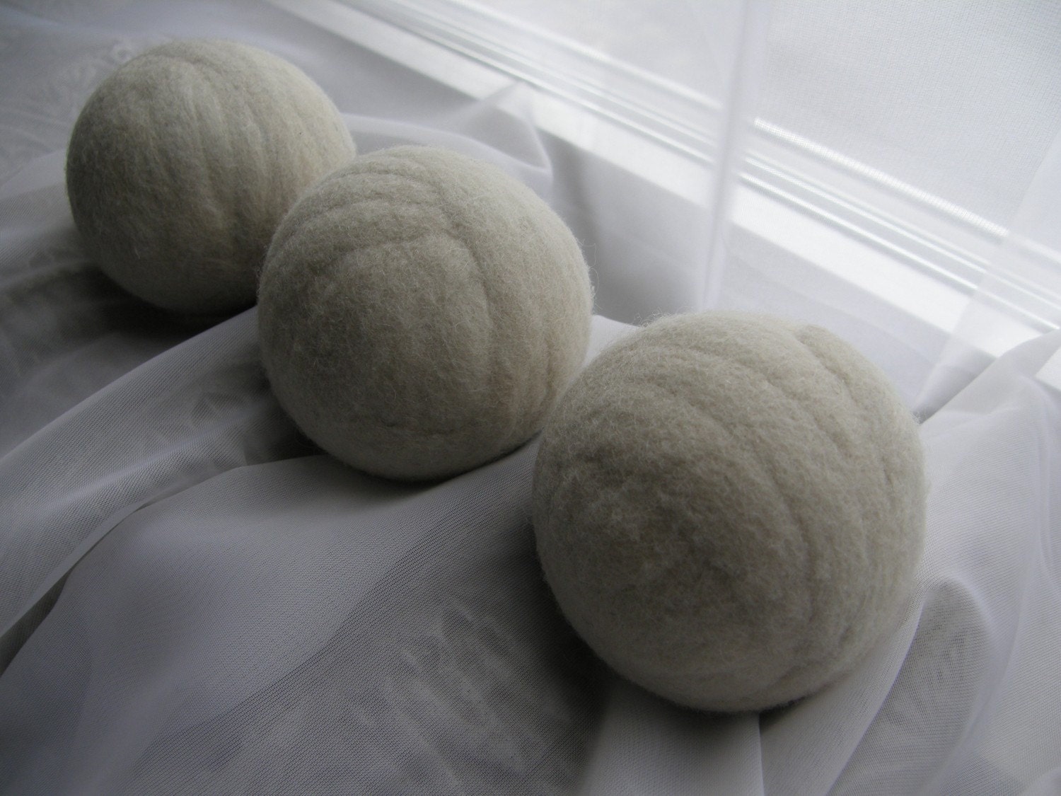SALE--Felted All Wool Large Eco Dryer Balls--Set of 3--No Dyes Natural White/Off White Roving--No Yarn--Wool Core