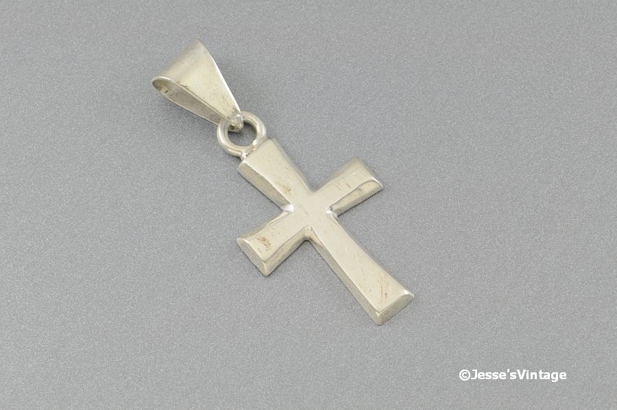 Vintage Cross Pendant Sterling Silver 925 3D