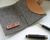 Cool personalized Credit card Coin wallet. Eco friendly natural grey Wool felt -vegetable tanned Leather - Industrial Design - Handmade