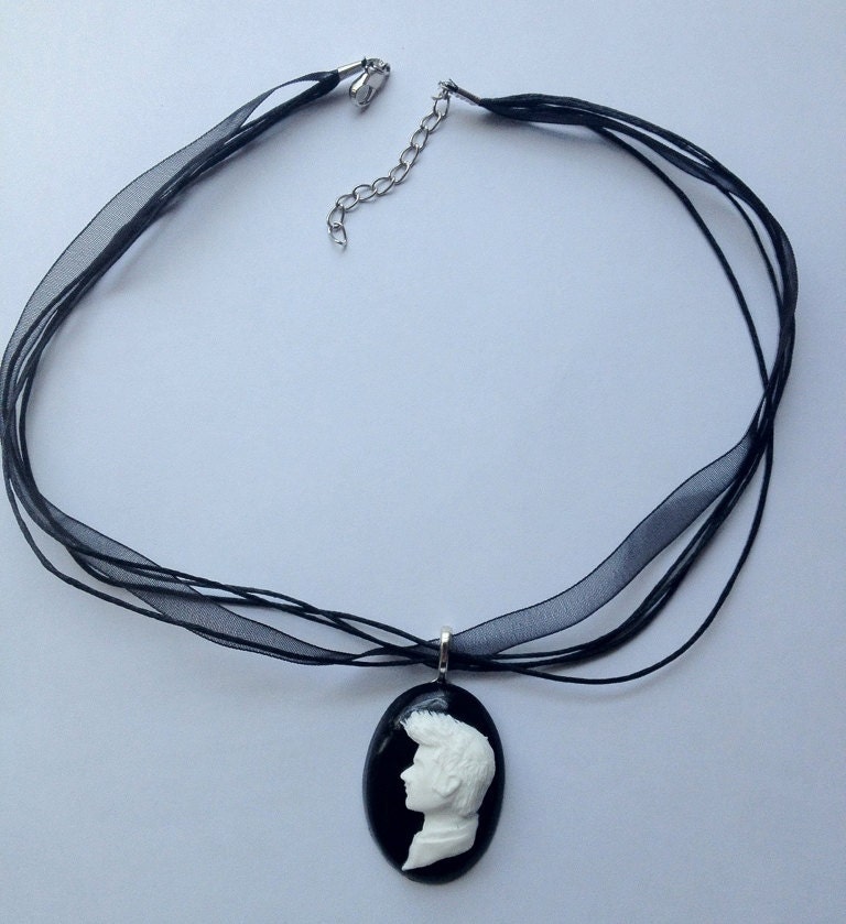 Doctor Who Cameo Necklace - Tenth Doctor