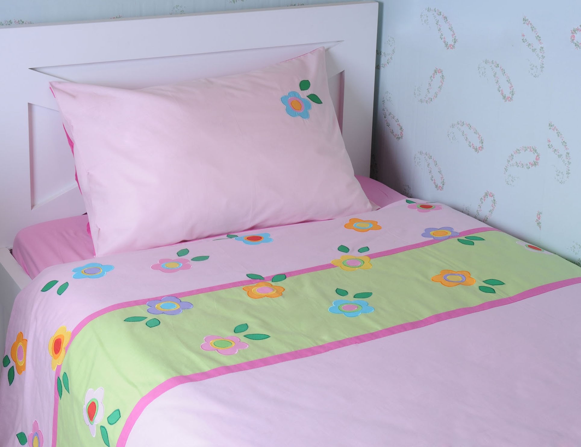 Applique bedding set for kids -  Flower Power - twin duvet cover w/ pillow case