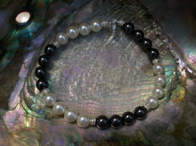 Ankle Bracelet, Black & White Swarovski Pearls, by Brendas Beading on Etsy