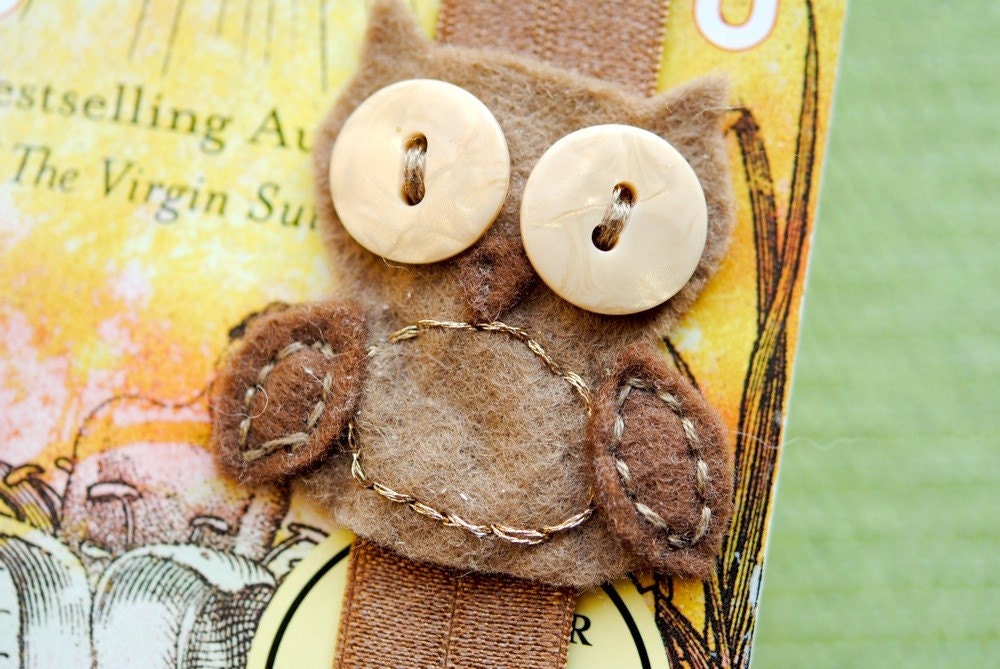 Brown Owl Elastic Bookmark