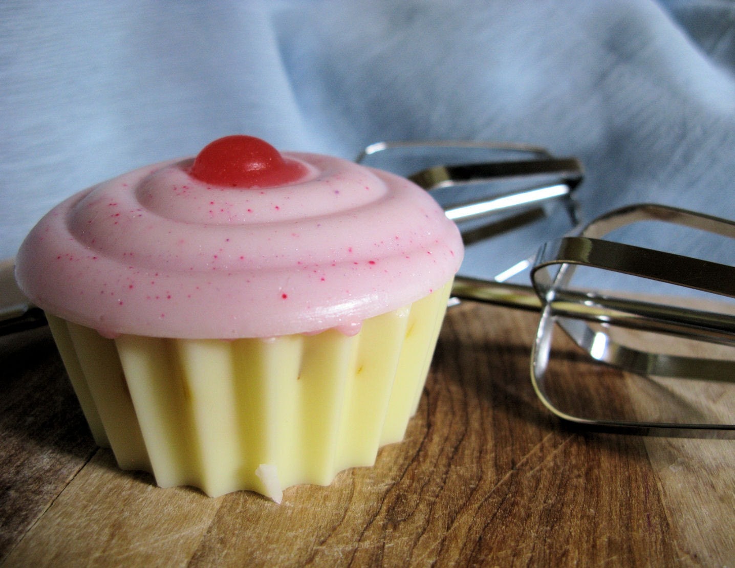Geranium and Lemon Oatmeal and Soy Milk Cupcake Soap