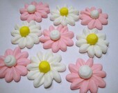 LOT of 100 Royal Icing daisies for Cake Decorating