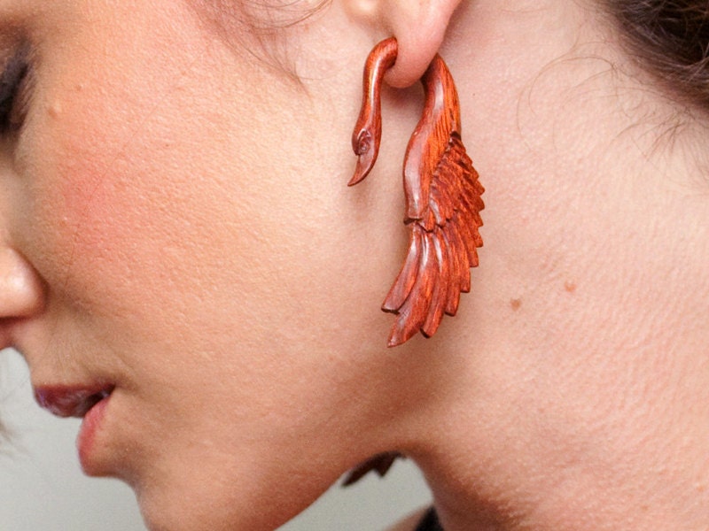 Yafah Swans - Organic Blood Wood Fake Gauges Earrings Red