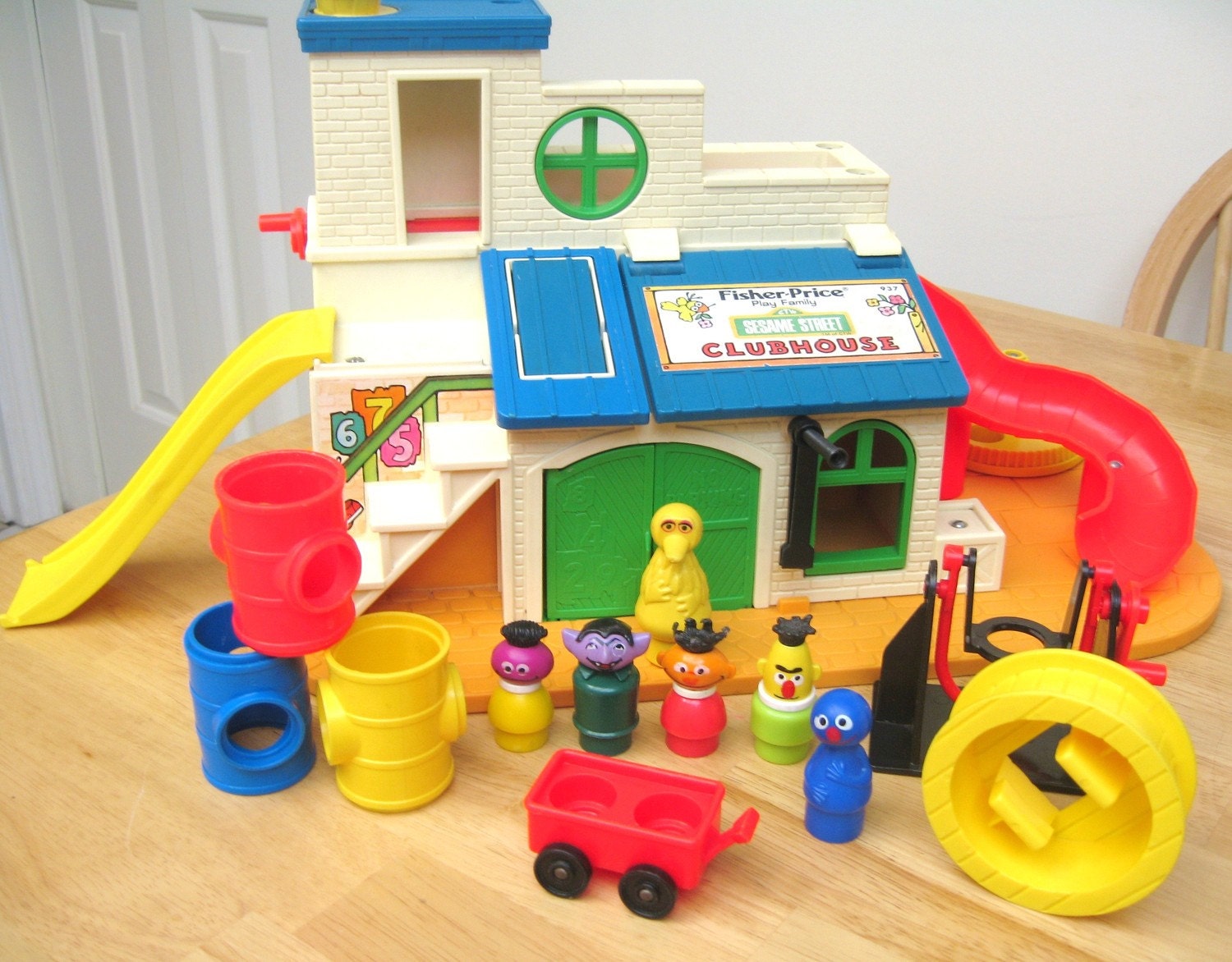 Vintage Fisher Price Sesame Street Clubhouse Set (2)