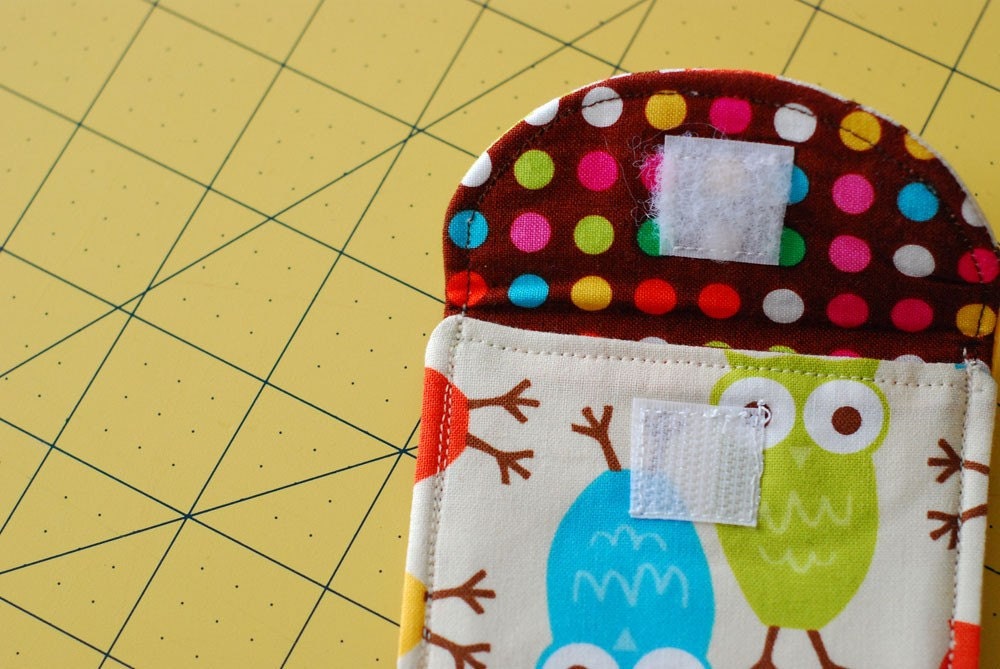 Earbud Pouch case sleeve sewing pdf tutorial and pattern - perfect for iPhone users