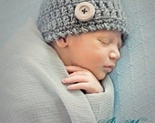 Crocheted hat for baby boy with wooden button in light gray(Nate)