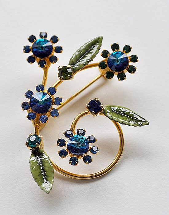 Vintage Sapphire Blue Flower Brooch