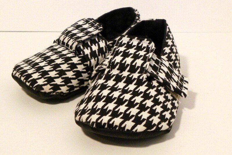 PDF Sewing Pattern -Baby Loafer Pattern -Little London Loafer PDF Sewing Pattern- Includes 6 different sizes 0-18 months