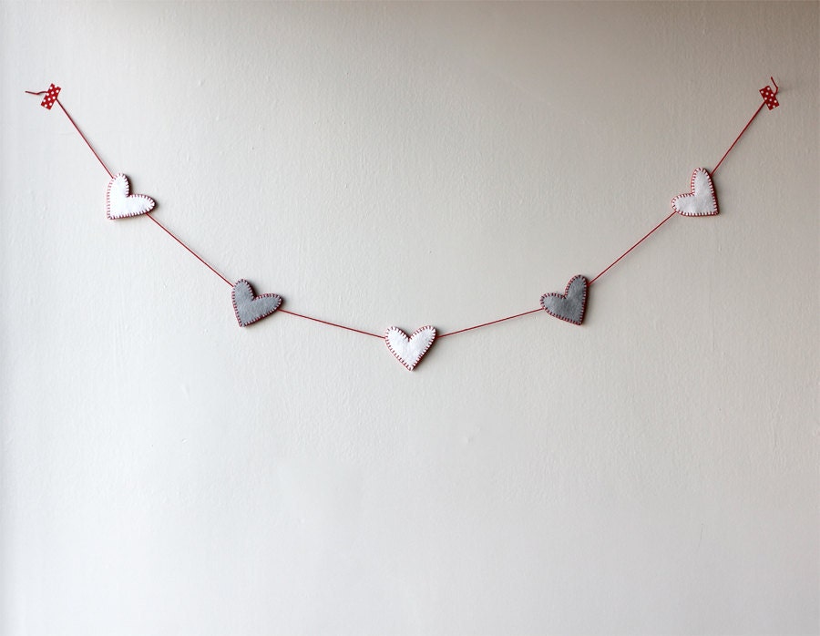 Felt Heart Garland - Home Decor - Banner - Wedding - Anniversary - Party Decoration