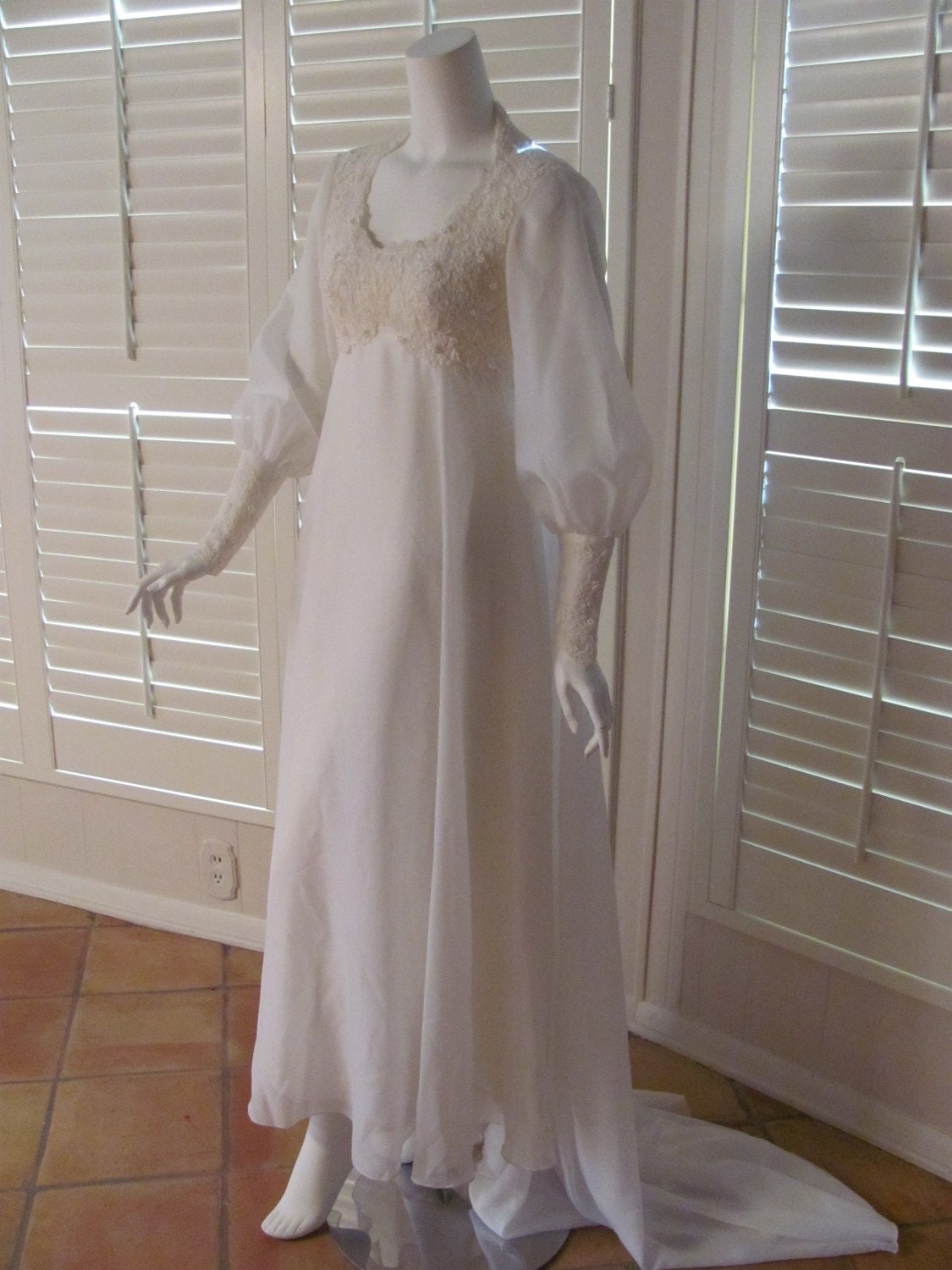 Vintage bianchi wedding dress