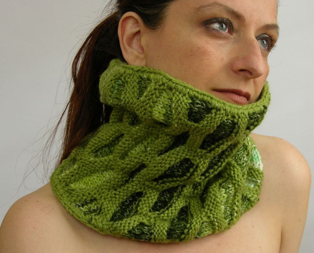Neck warmer tube scarf cowl turtle neck scarf knitted vegan green cedar aqua honeycomb motif unisex tbteam therougett