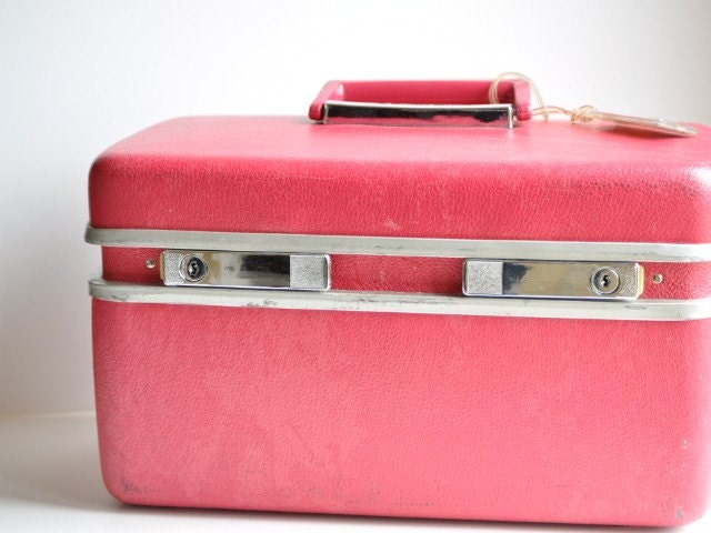 Pretty in Pink Vintage Samsonite Train Case