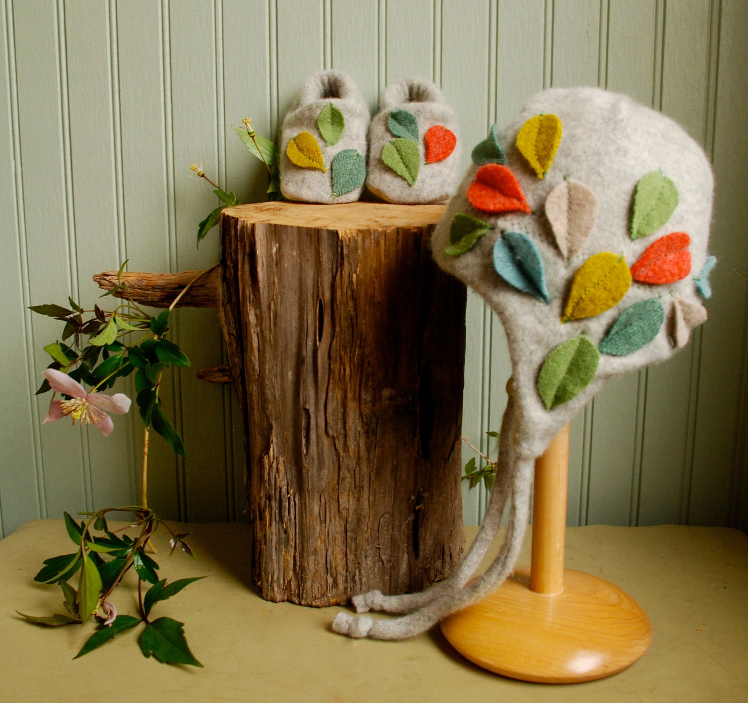Spring Leaves Eco Cashmere Bootie and Hat Set 0-12 month size//Made by Custom Order