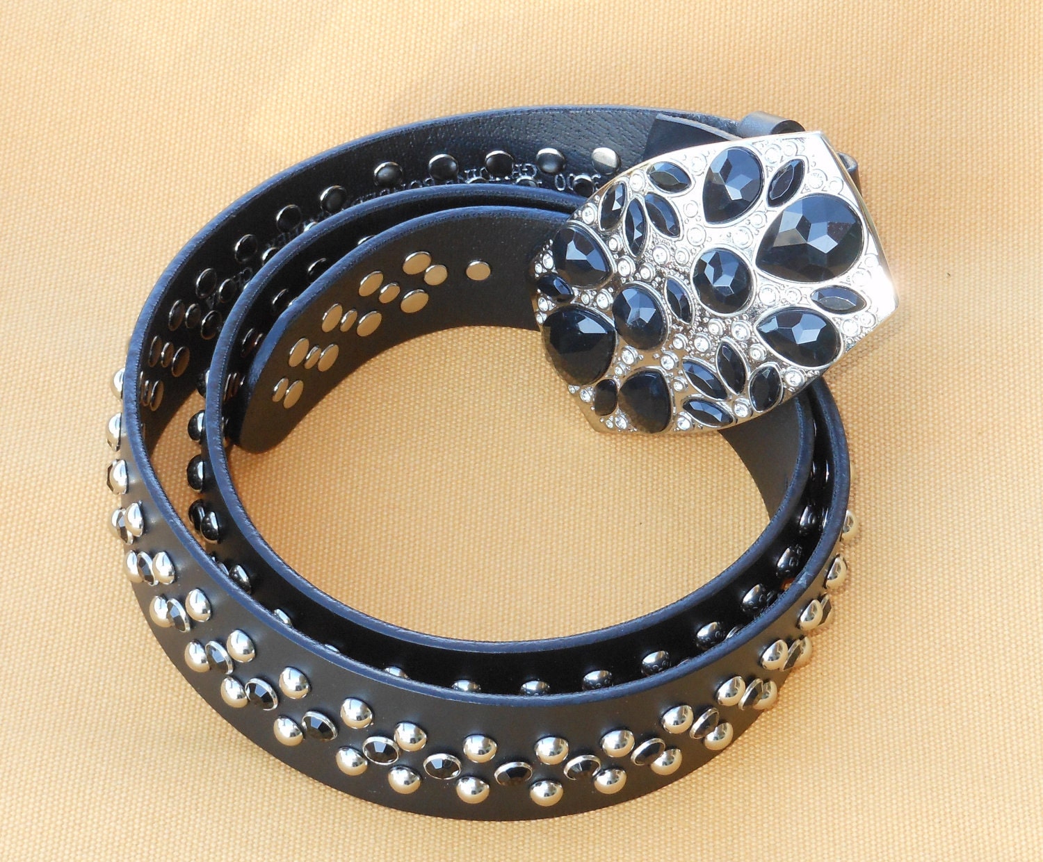 For Mother's Day Give This Sweet Black Genuine Leather Belt w/ Silver Domed Rivets Silver/ Black Crystals Trophy Buckle Size 36 Women