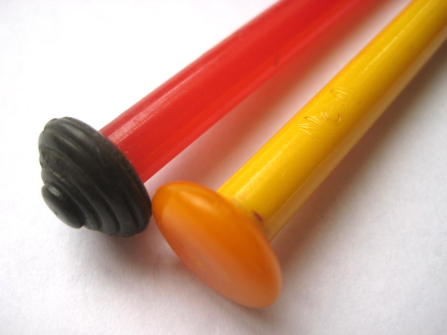 Odd Pair Vintage Knitting Needles DESTASH Red & Yellow