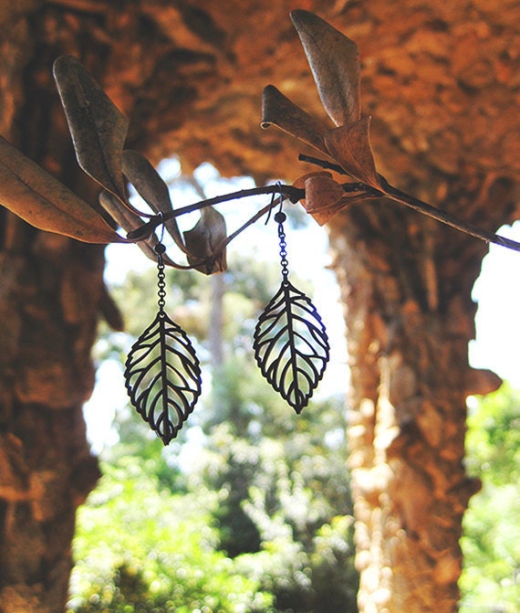 SALE 30% OFF delicate leaf earrings