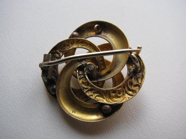 Victorian Brooch Gold Love Knot