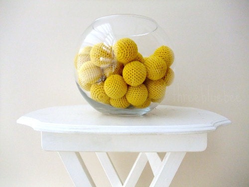 Big Bright Yellow Balls 6 Pcs (No Holes)