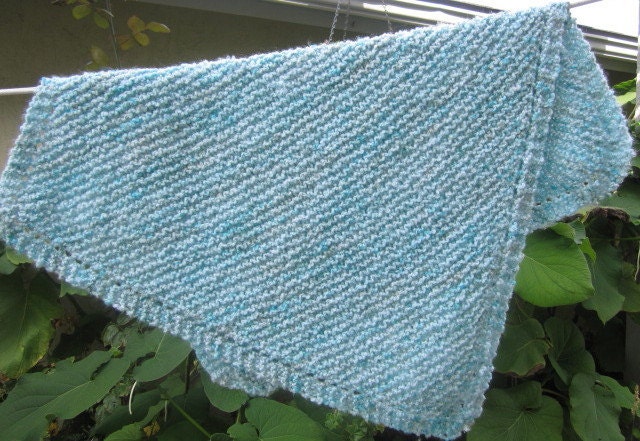 Knit baby blanket (blues)