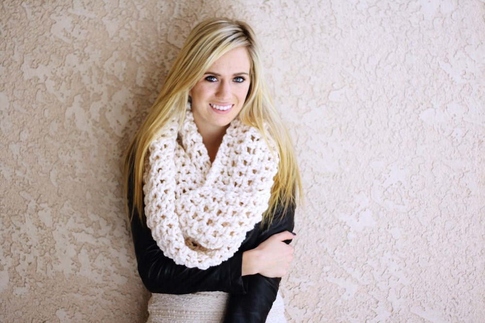 the OVERSIZED EGO scarf / color WHITE