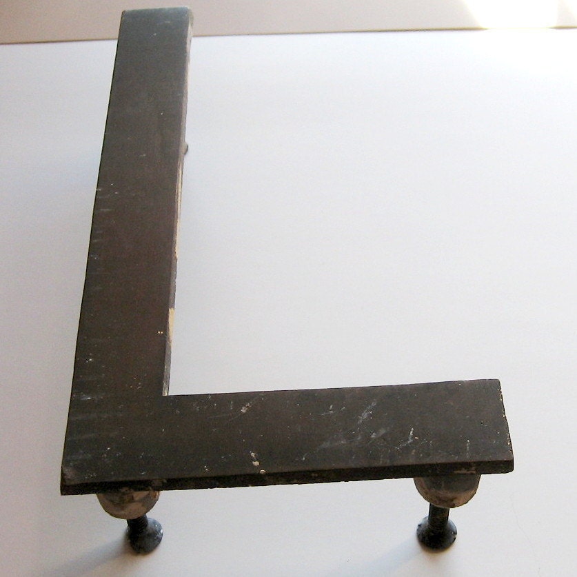 Letter L 8 Inch Pre 1950s West Texas Outdoor Building Letter. Heavy Bronze Brass