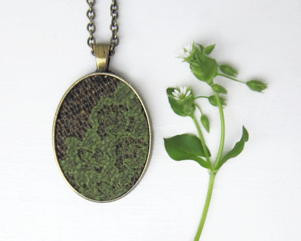 15% off sale - The Forest Floor Moss Necklace, Green Woodland Jewelry, Brown, Spring, Nature, Garden, Lace - TheWhirlwind