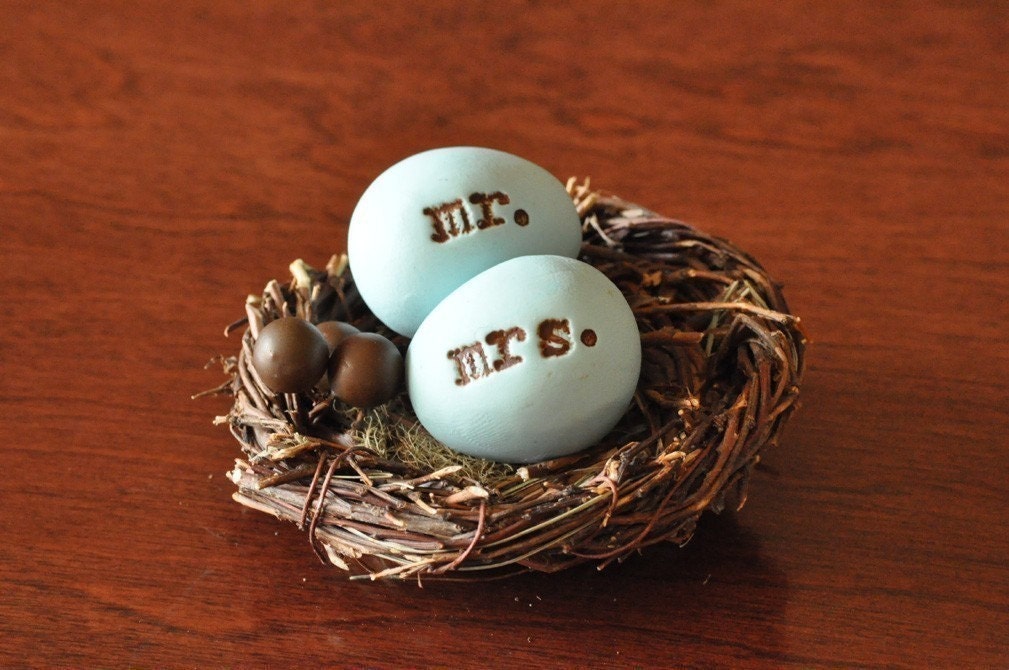 Mr. and Mrs. eggs and nest 3inch