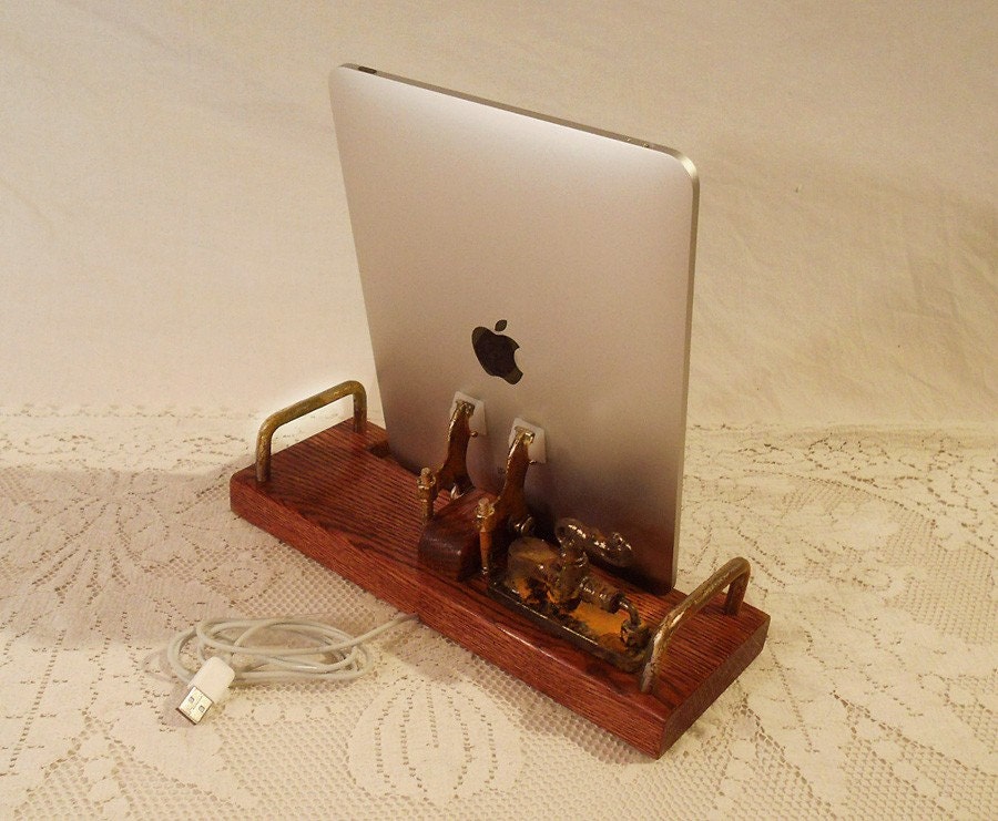 iPad - iPhone - iPod - Dock - Sync and Charging Station - Oak - EX Model Industrial Steampunk Style