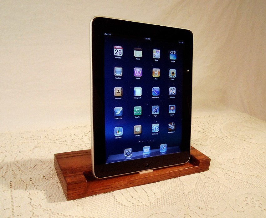 iPad - iPhone - iPod - Dock - Sync and Charging Station- Oak - style V1 (Yes for the iPad ) iPad Dock  IPhone4 Dock iPod