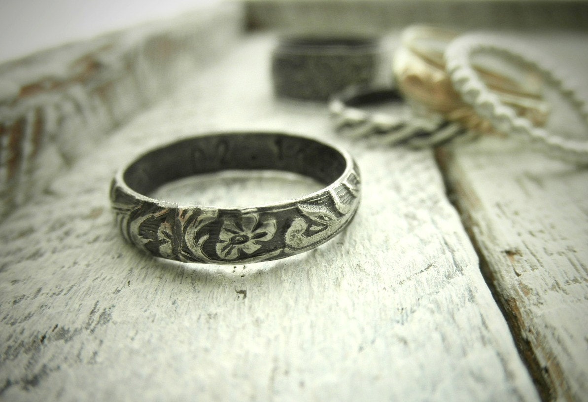 Classic Vine Pattern Ring w Secret Message- Personalized Silver Ring w Delicate Classic Pattern