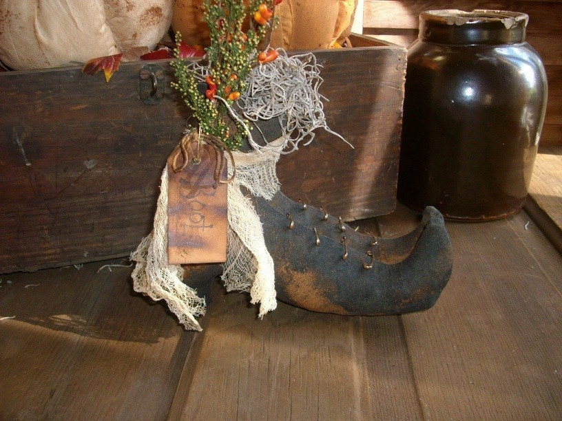 Primitive Halloween Witches Boots