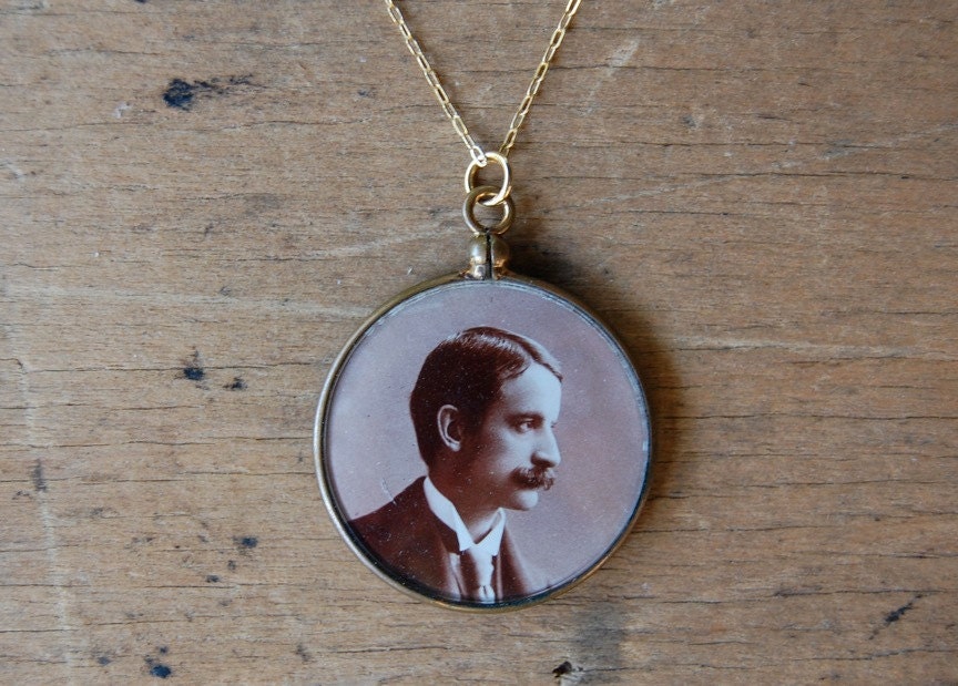 vintage glass locket / 1900s jewelry / sepia photo / ERNSTIG