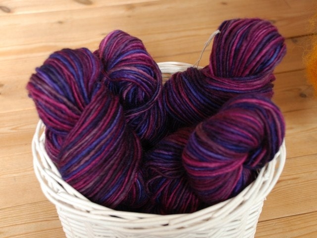 PURPLE PLUM SUGAR... pure wool 100gr/3.5oz