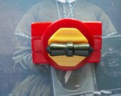 Vintage Bakelite Button Brooch