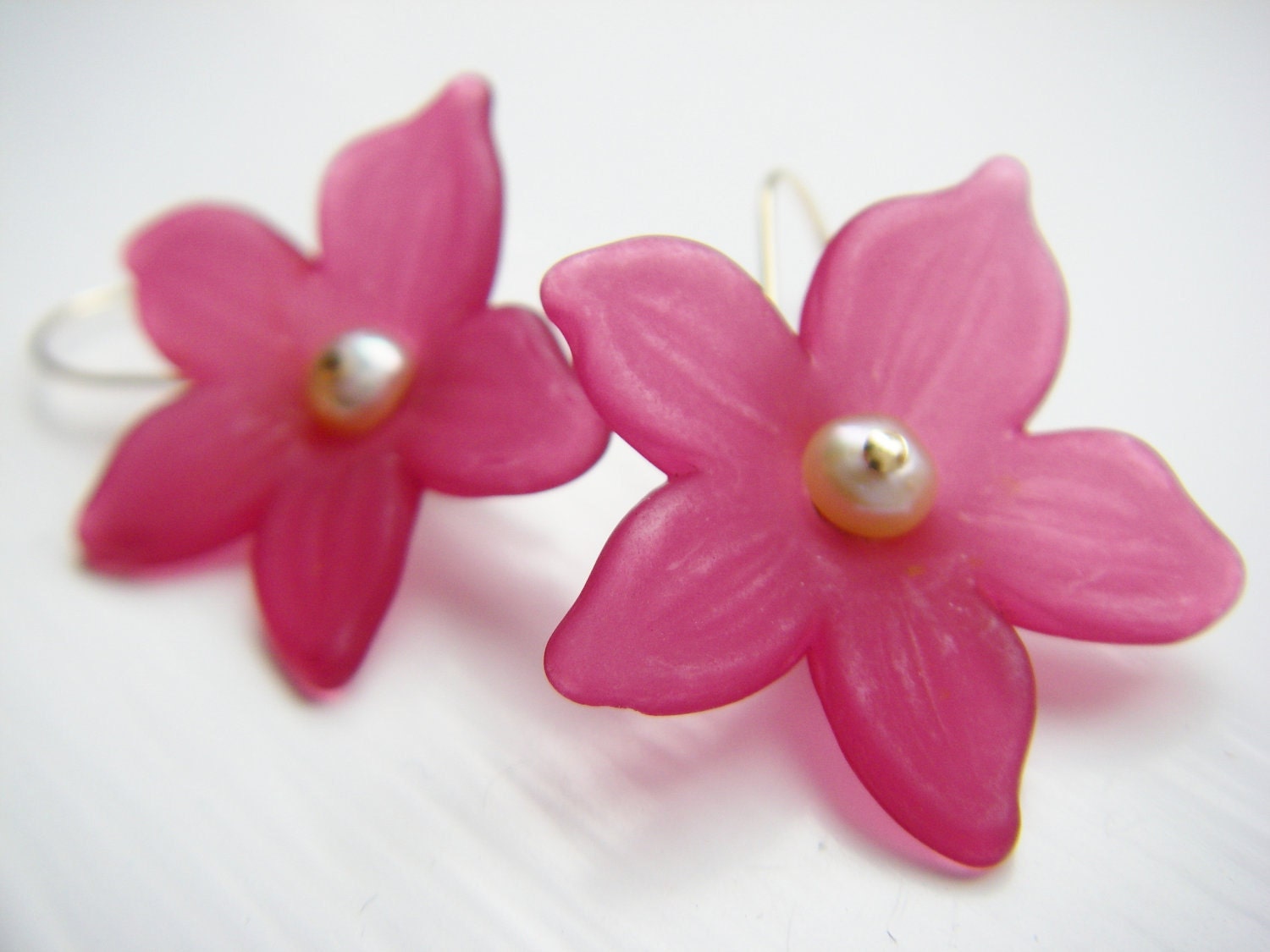 Magenta spring flower earrings - pink flowers lilies - wedding bridesmaid - april showers