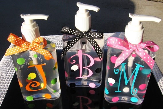 Personalized Hand Sanitizer - CHRISTMAS GIFTS - Kitchen - Bathroom - Children - Adults - Baby Shower Favors -  Gifts