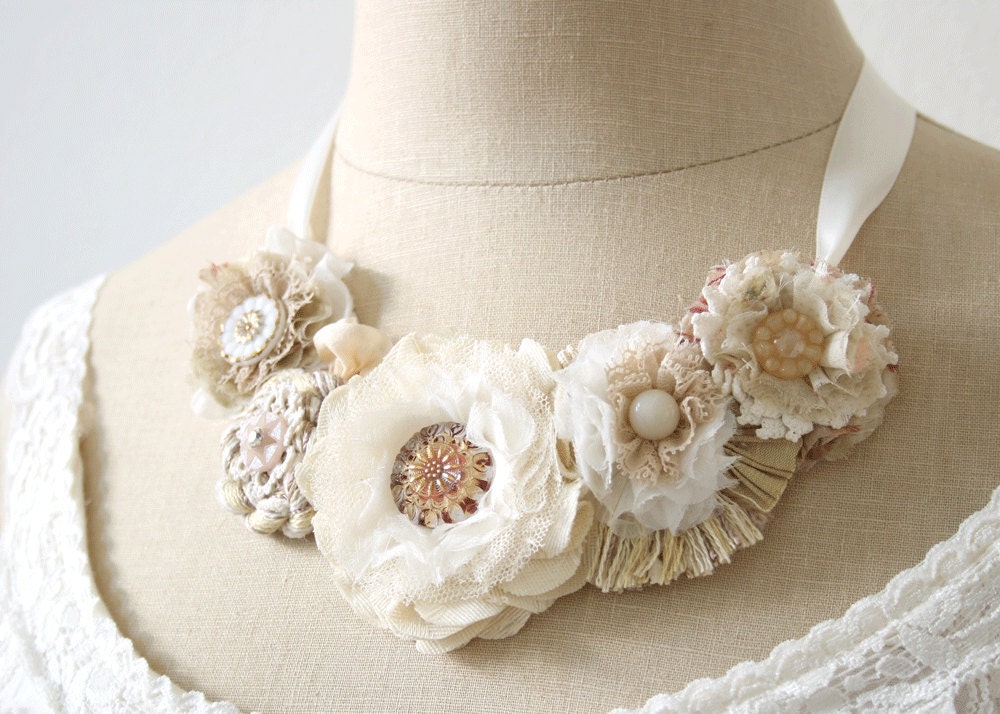 Bridal Statement Necklace, Floral Statement Necklace, Ivory White and Blush, Vintage Wedding, Bridal Jewelry
