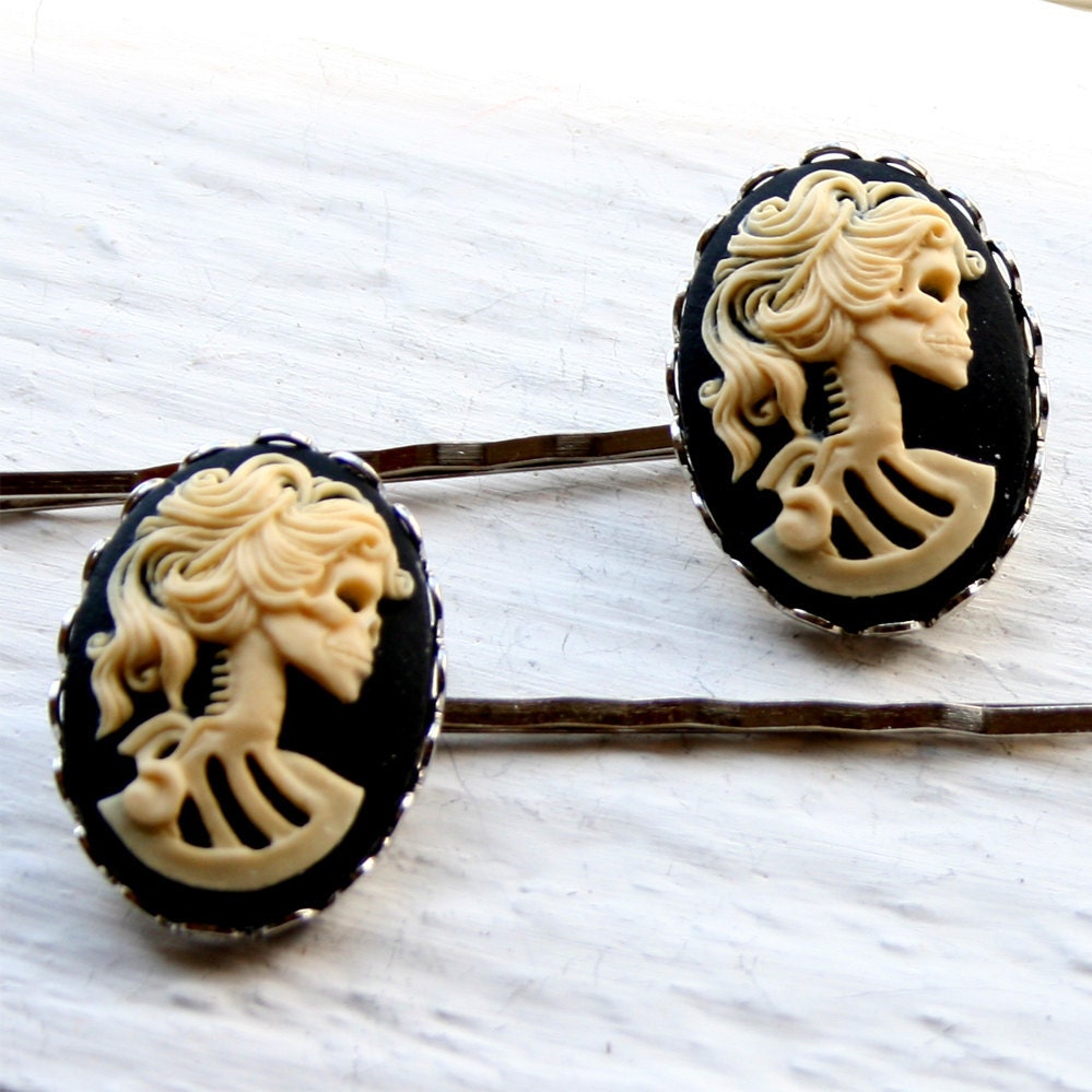 Skull Cameo Hairpins - Shiny Silver