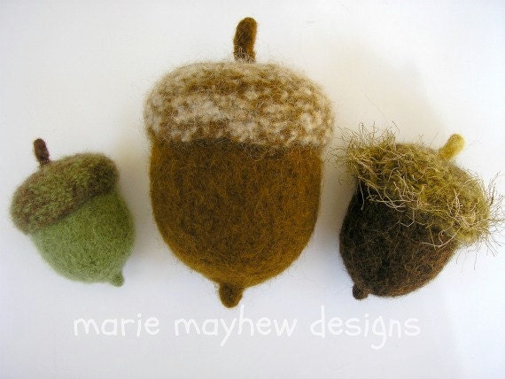 PATTERN-BOOKLET. A Knit & Felt Wool Acorn and Oak Leaf Pattern