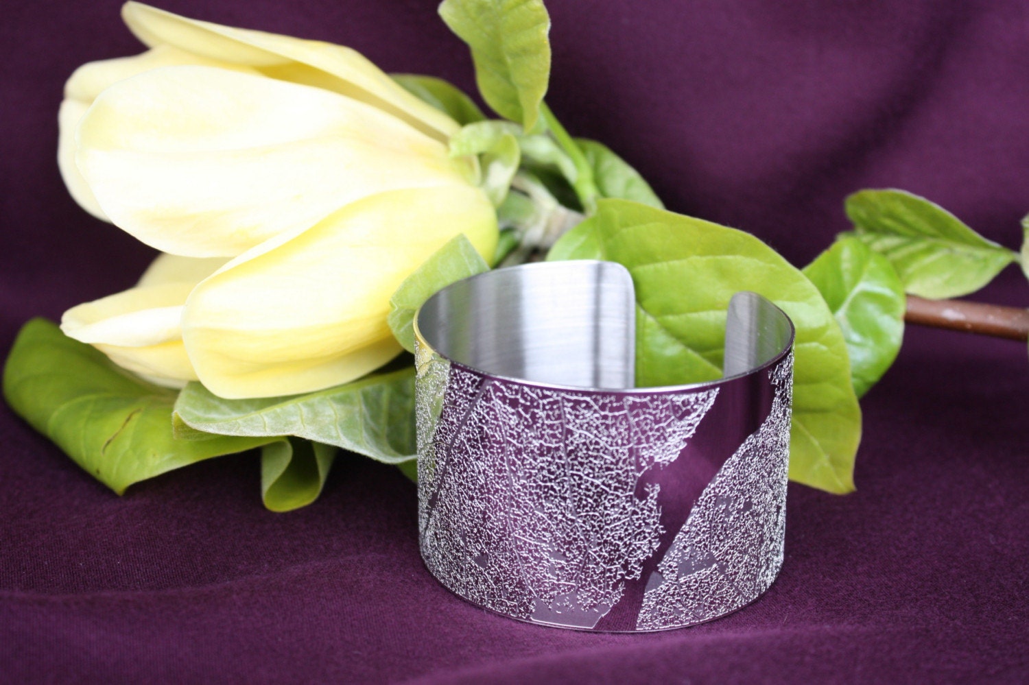 1.5 inch magnolia cuff