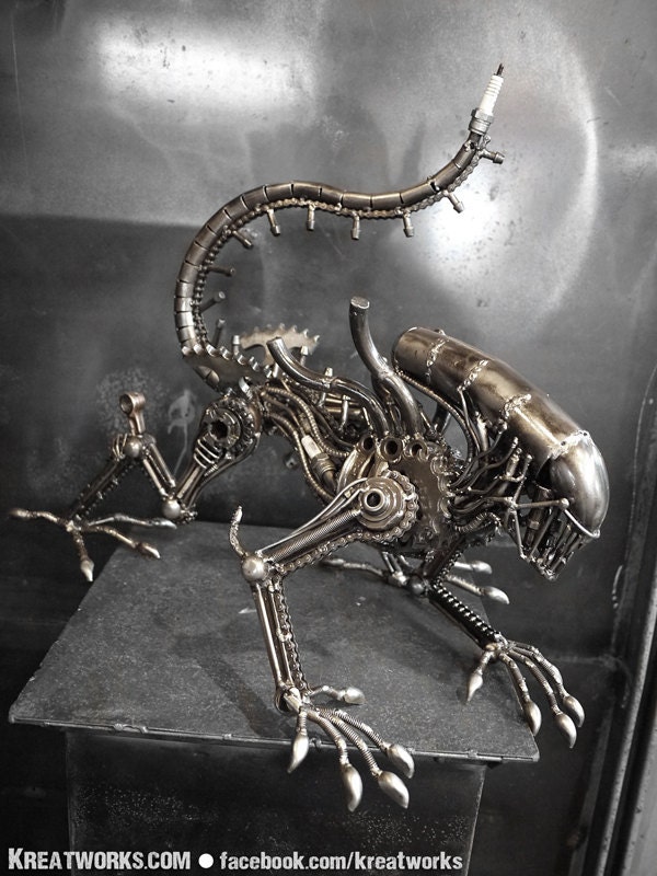 Steampunk - The Metal Crouching Monster (Medium item)